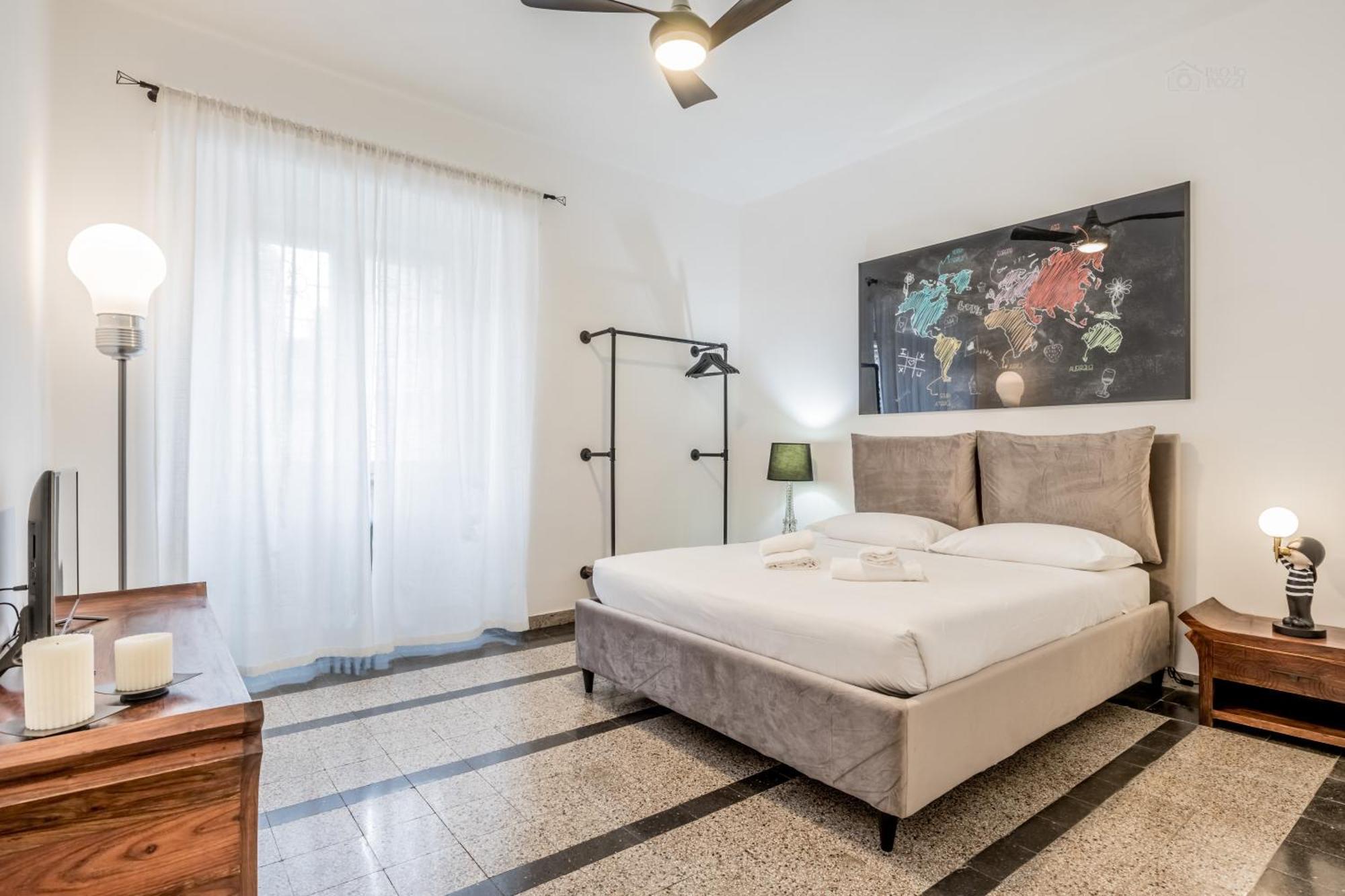 Appartamento Piazza Vescovio Spazioso Trilocale *